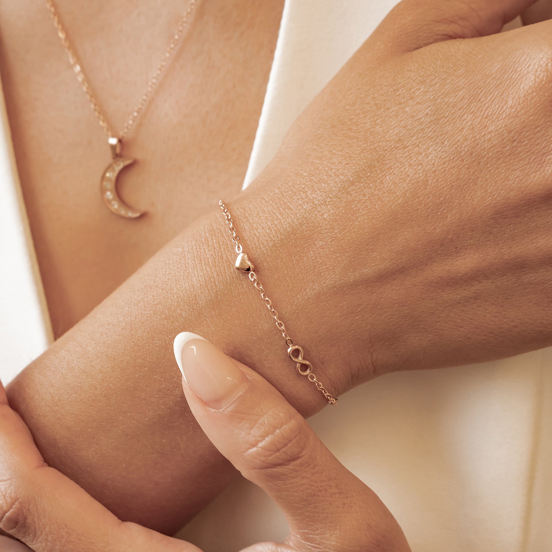 Pulsera Corazón Infinity Delicada – Waterproof