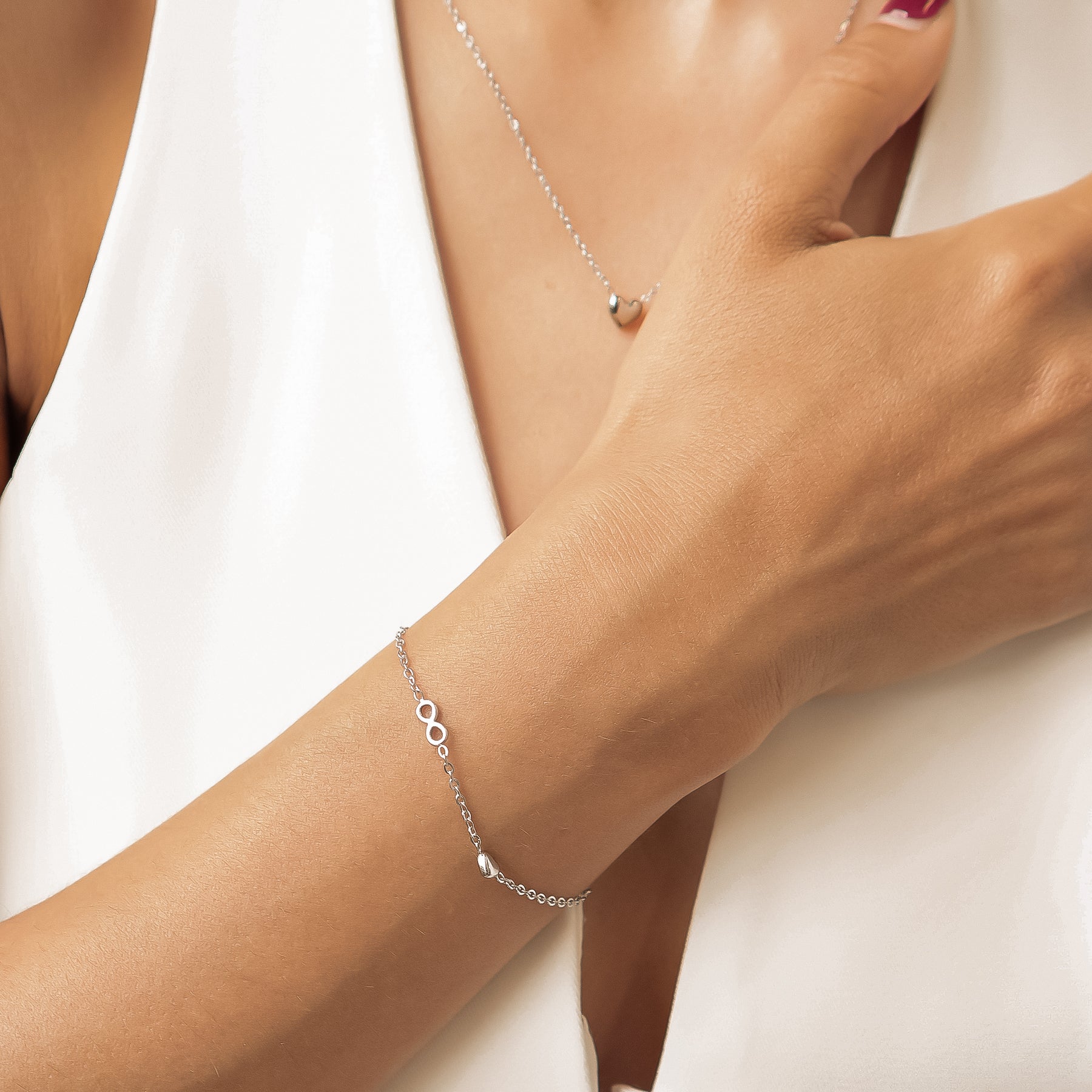 Pulsera Corazón Infinity Delicada – Waterproof