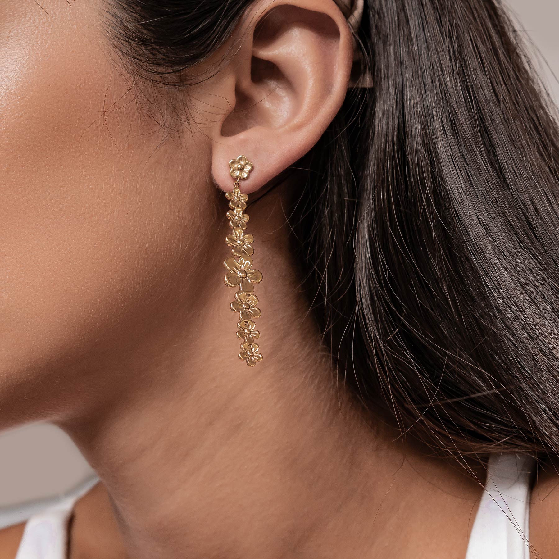 Ohrringe „Gänseblümchen-Kaskade“ – Tropfenform, Wasserdicht