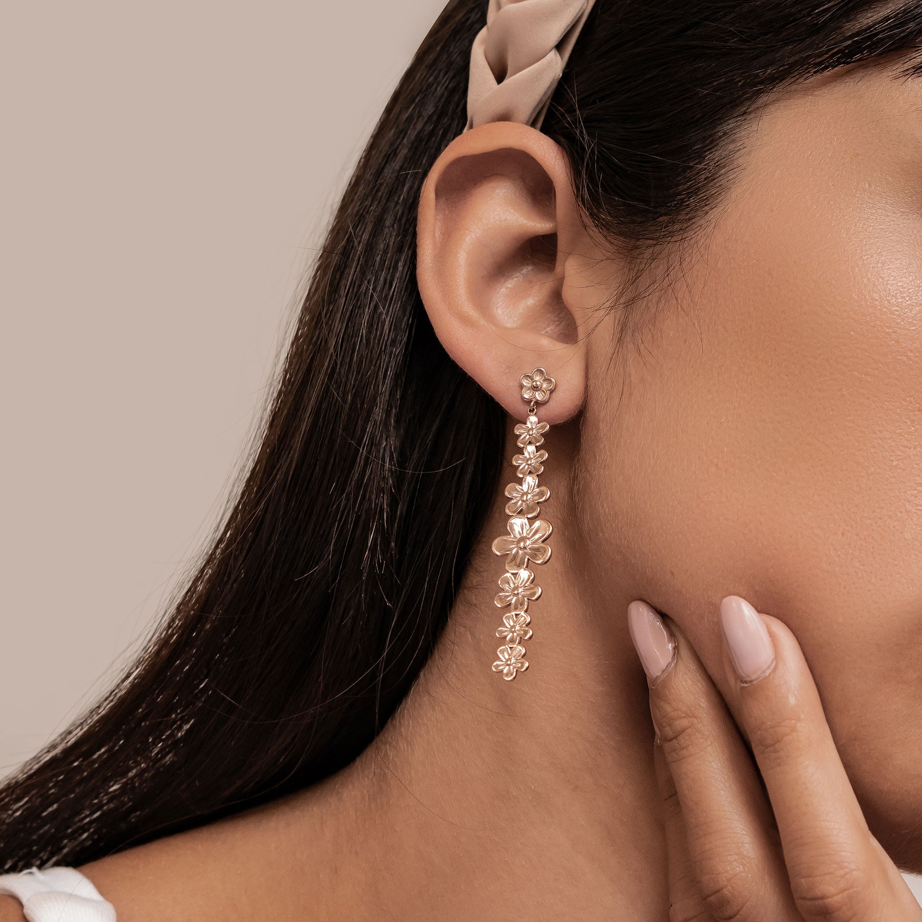 Ohrringe „Gänseblümchen-Kaskade“ – Tropfenform, Wasserdicht