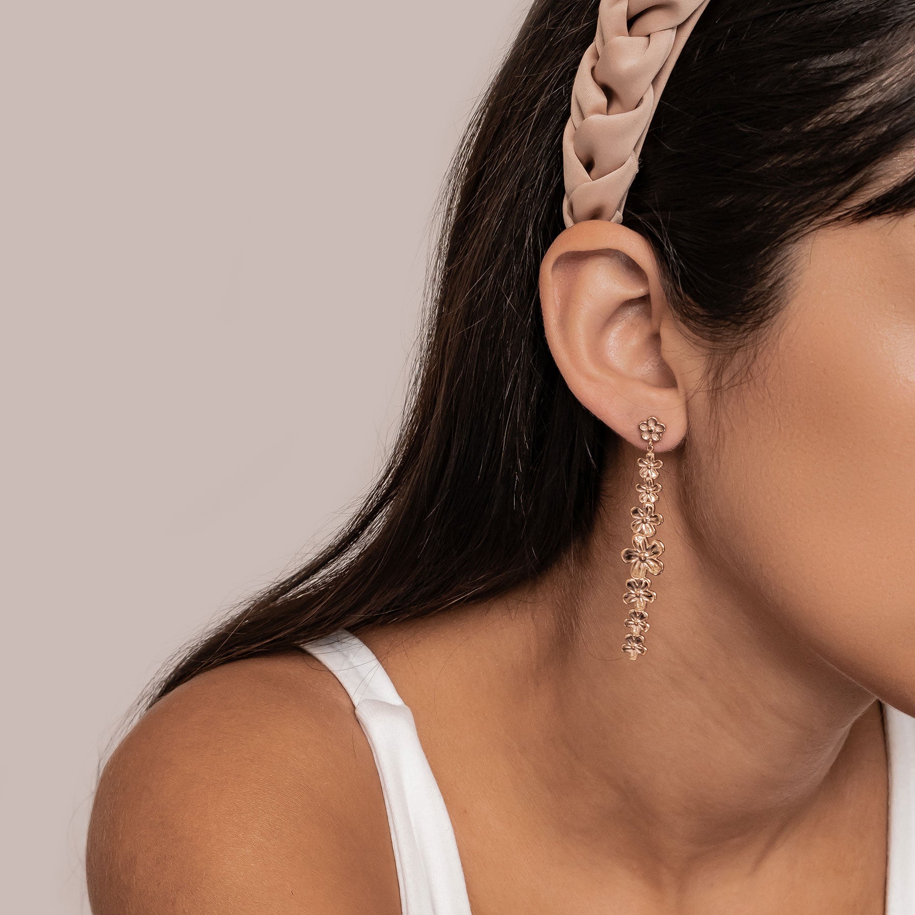 Ohrringe „Gänseblümchen-Kaskade“ – Tropfenform, Wasserdicht