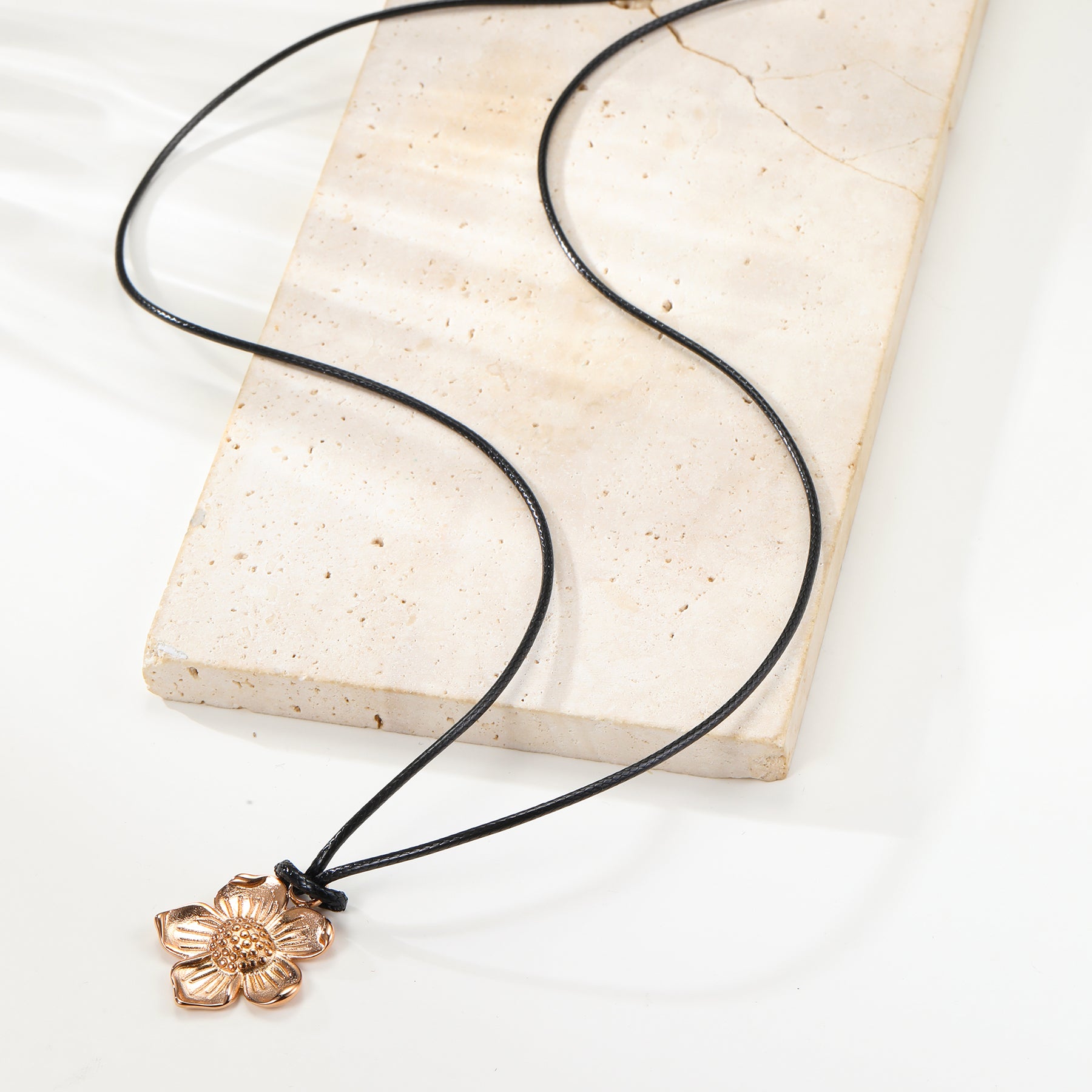 Daisy Flower Charm Necklace Waterproof
