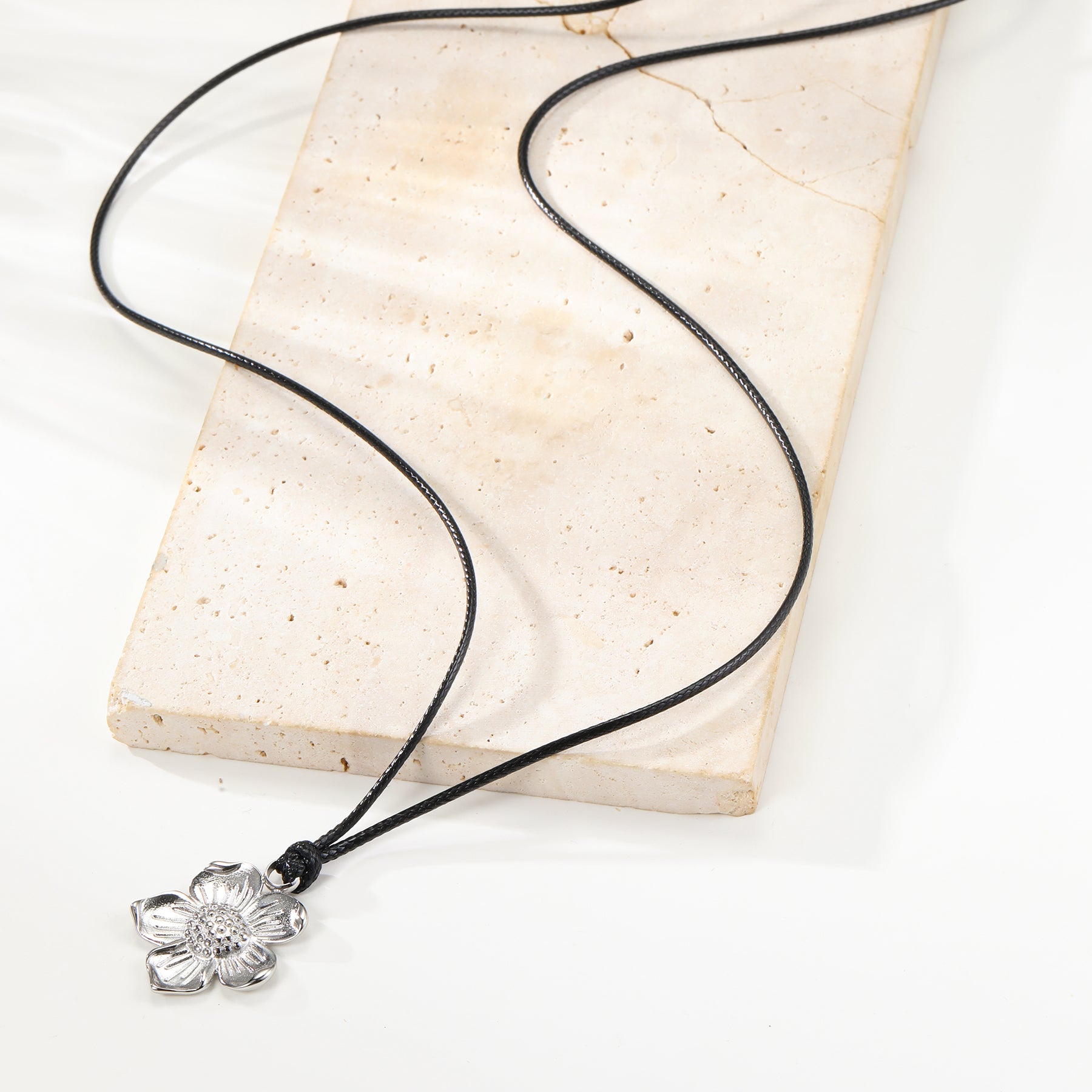 Daisy Flower Charm Necklace Waterproof