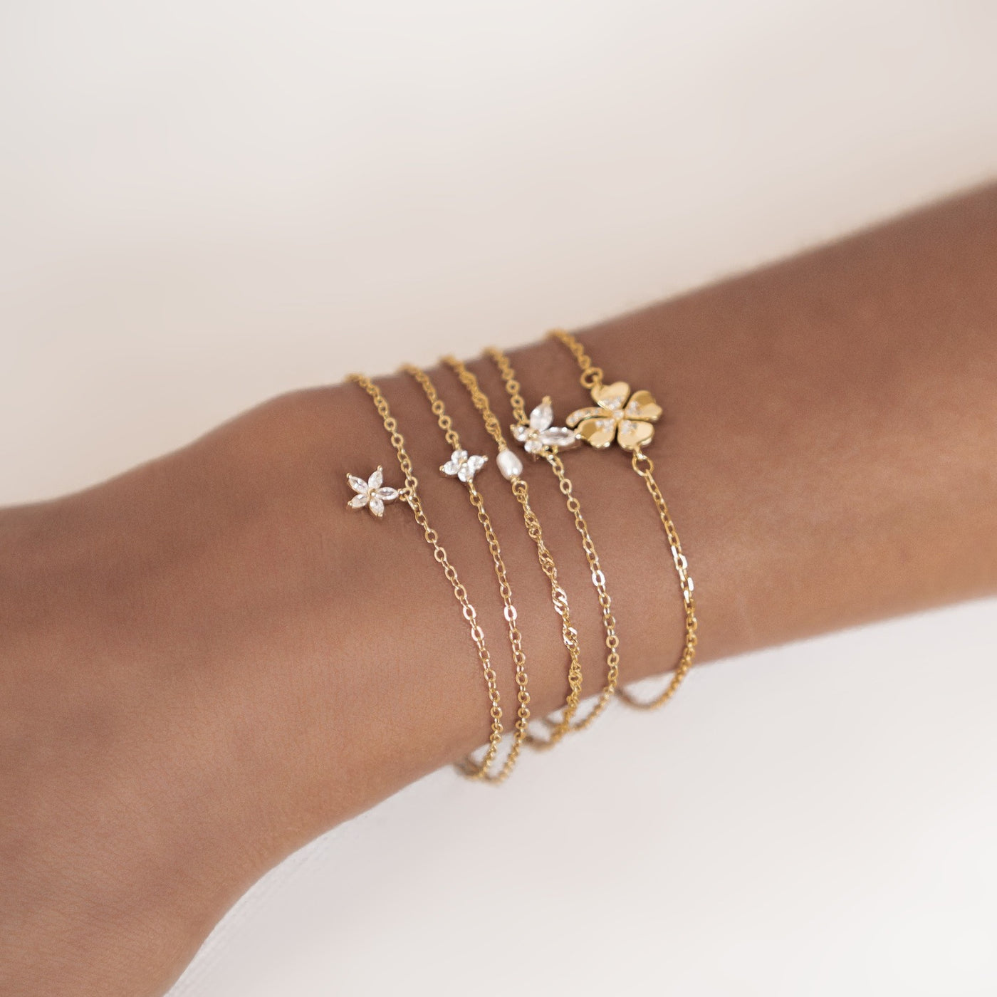 Daisy Pendant Chain Bracelet Sterling Silver Gold