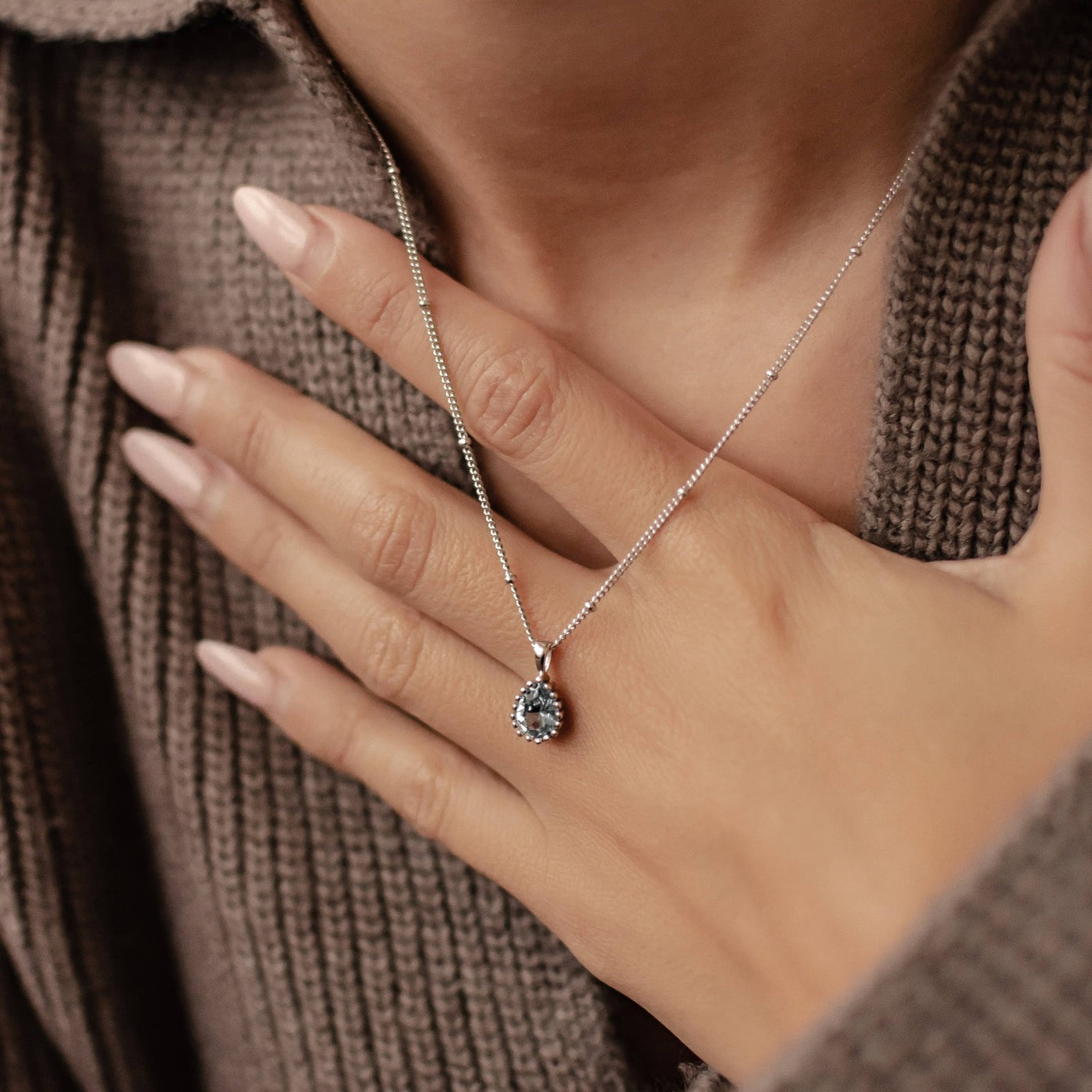 Dezember Blauer Topas Geburtsstein Halskette Sterlingsilber