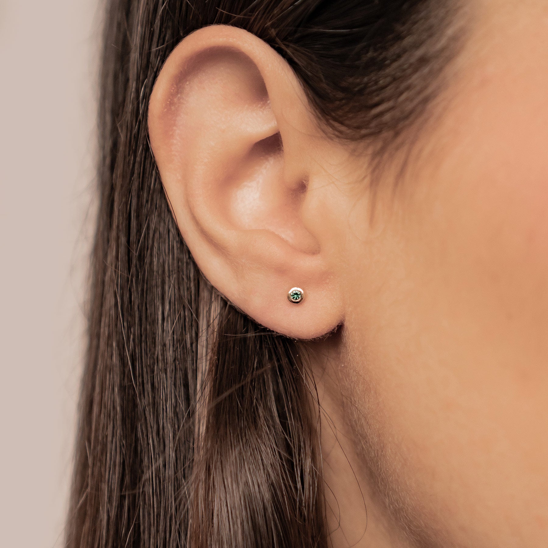 Boucles d’Oreilles Âme Éternelleen Or Massif 14 CT avec Émeraude