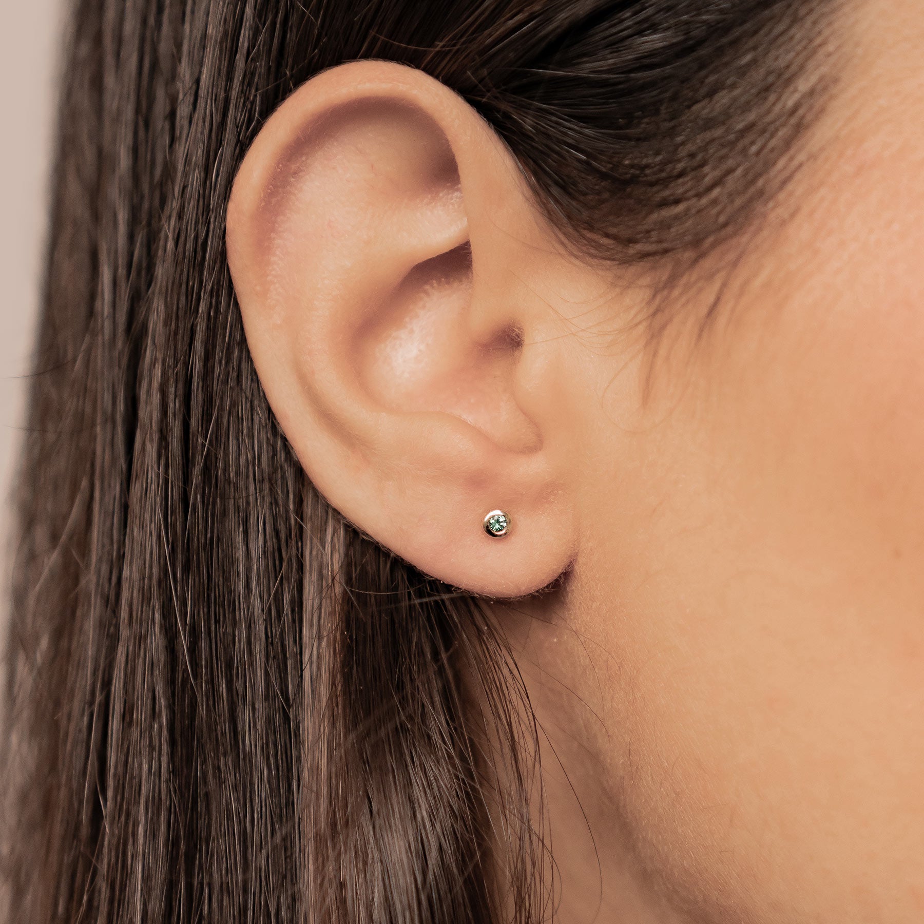 Boucles d’Oreilles Âme Éternelleen Or Massif 14 CT avec Émeraude