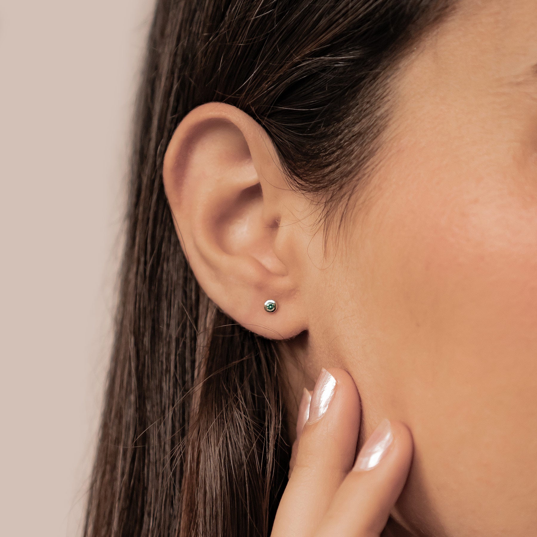 Boucles d’Oreilles Âme Éternelleen Or Massif 14 CT avec Émeraude