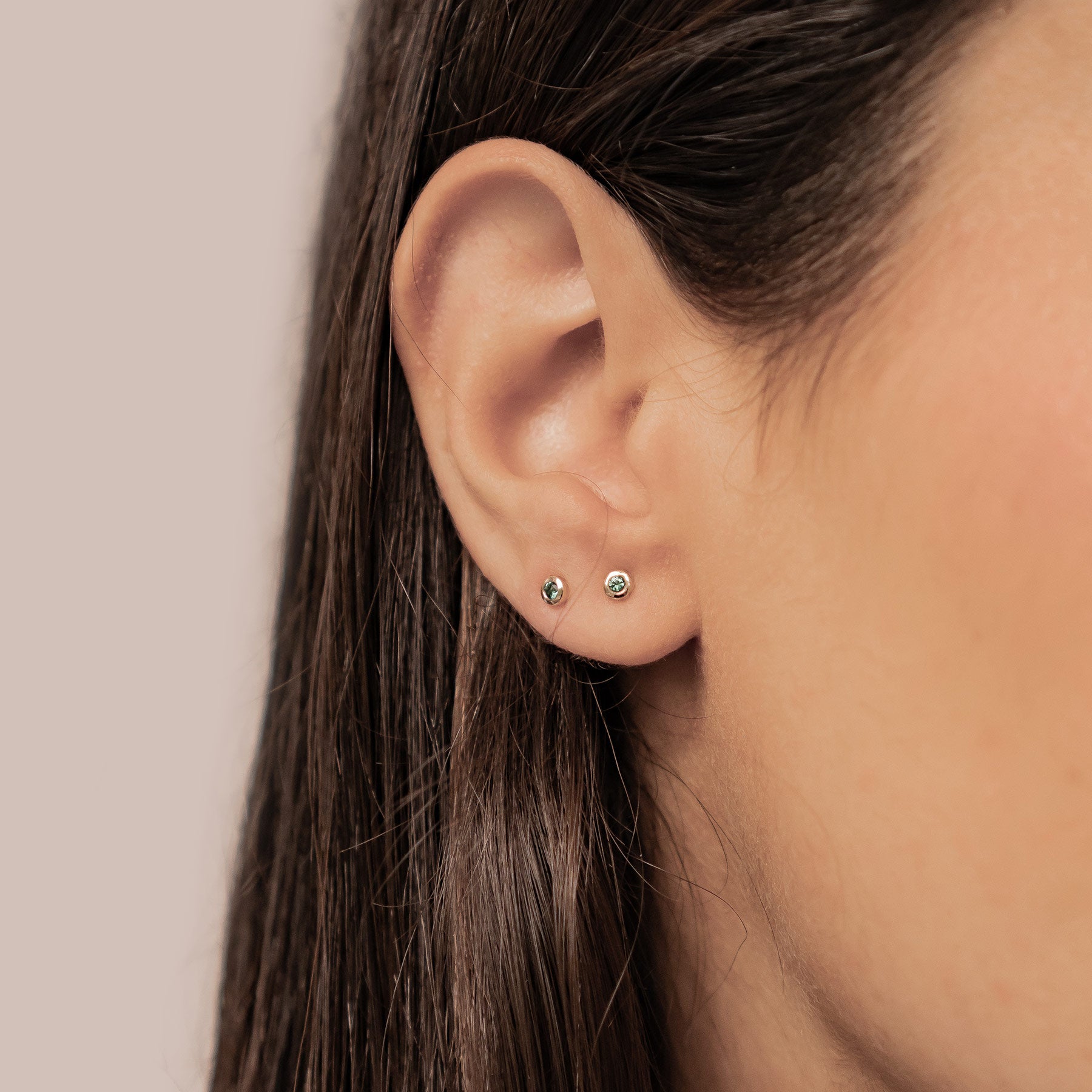 Boucles d’Oreilles Âme Éternelleen Or Massif 14 CT avec Émeraude