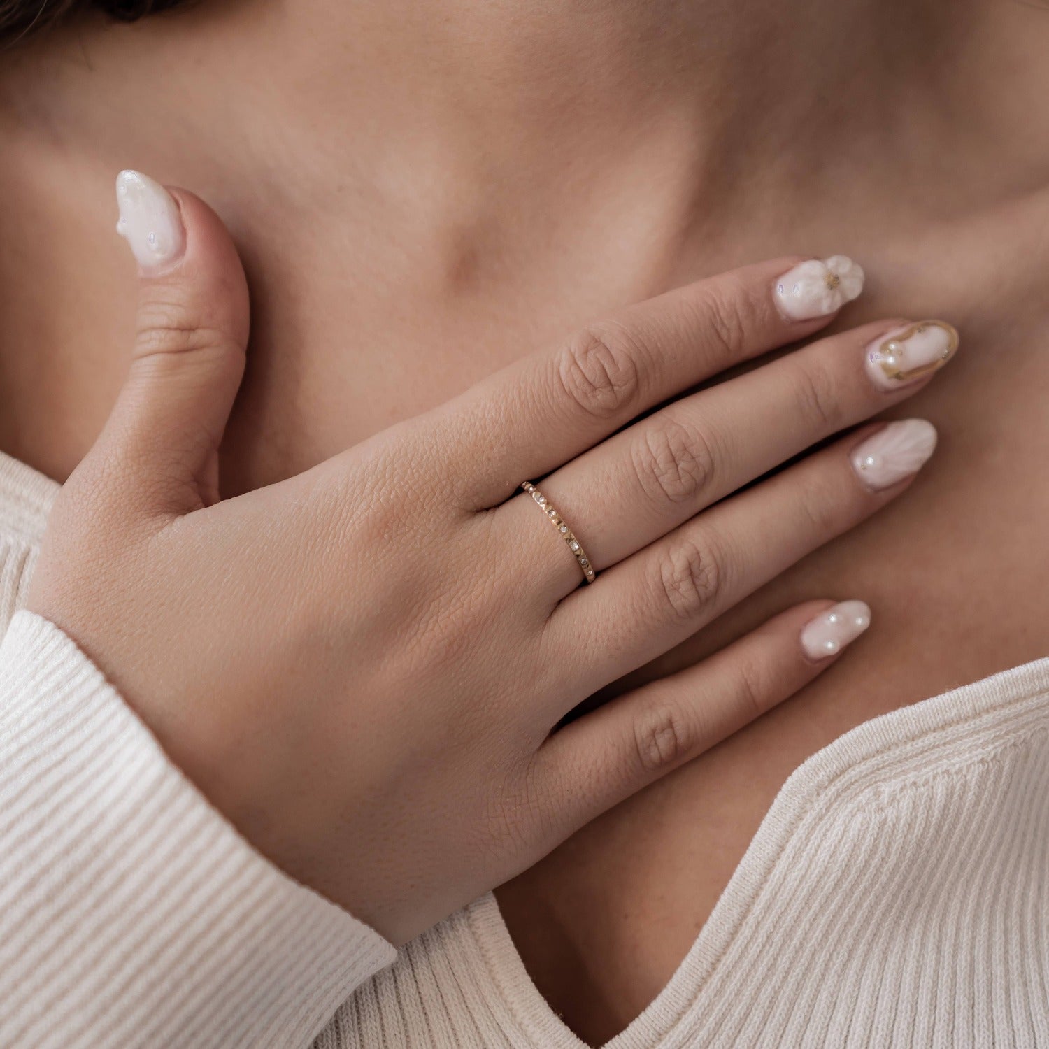 Edelstein Pyramiden Ring aus Edelstahl