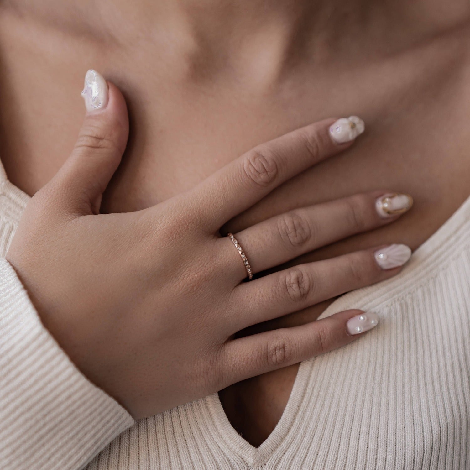 Edelstein Pyramiden Ring aus Edelstahl