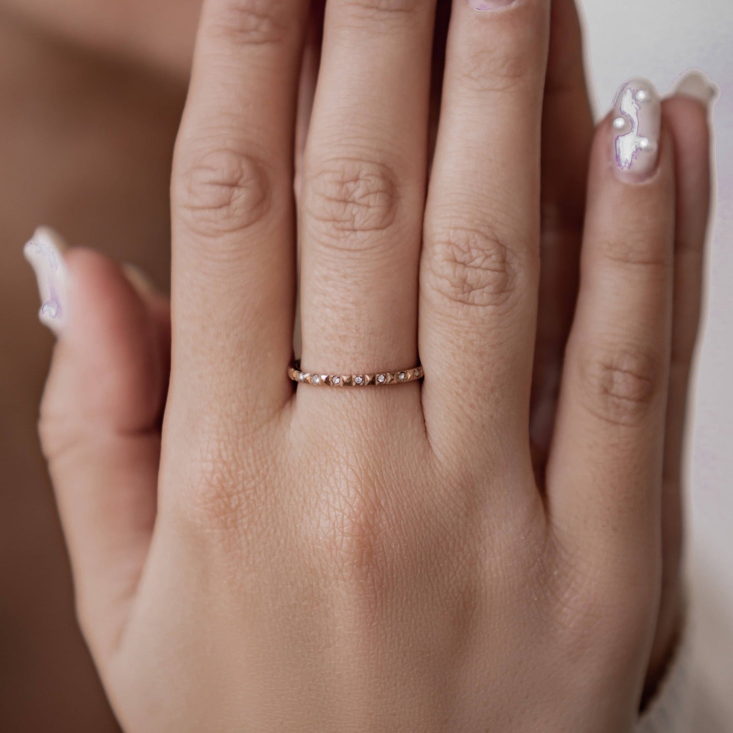 Edelstein Pyramiden Ring aus Edelstahl