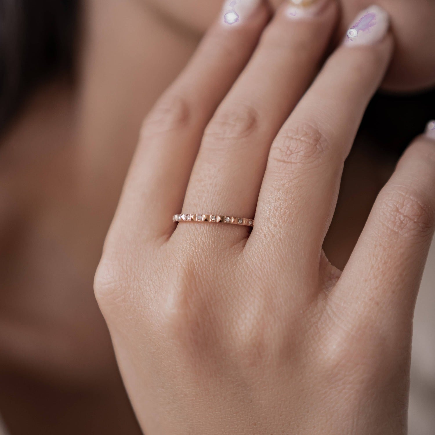 Edelstein Pyramiden Ring aus Edelstahl