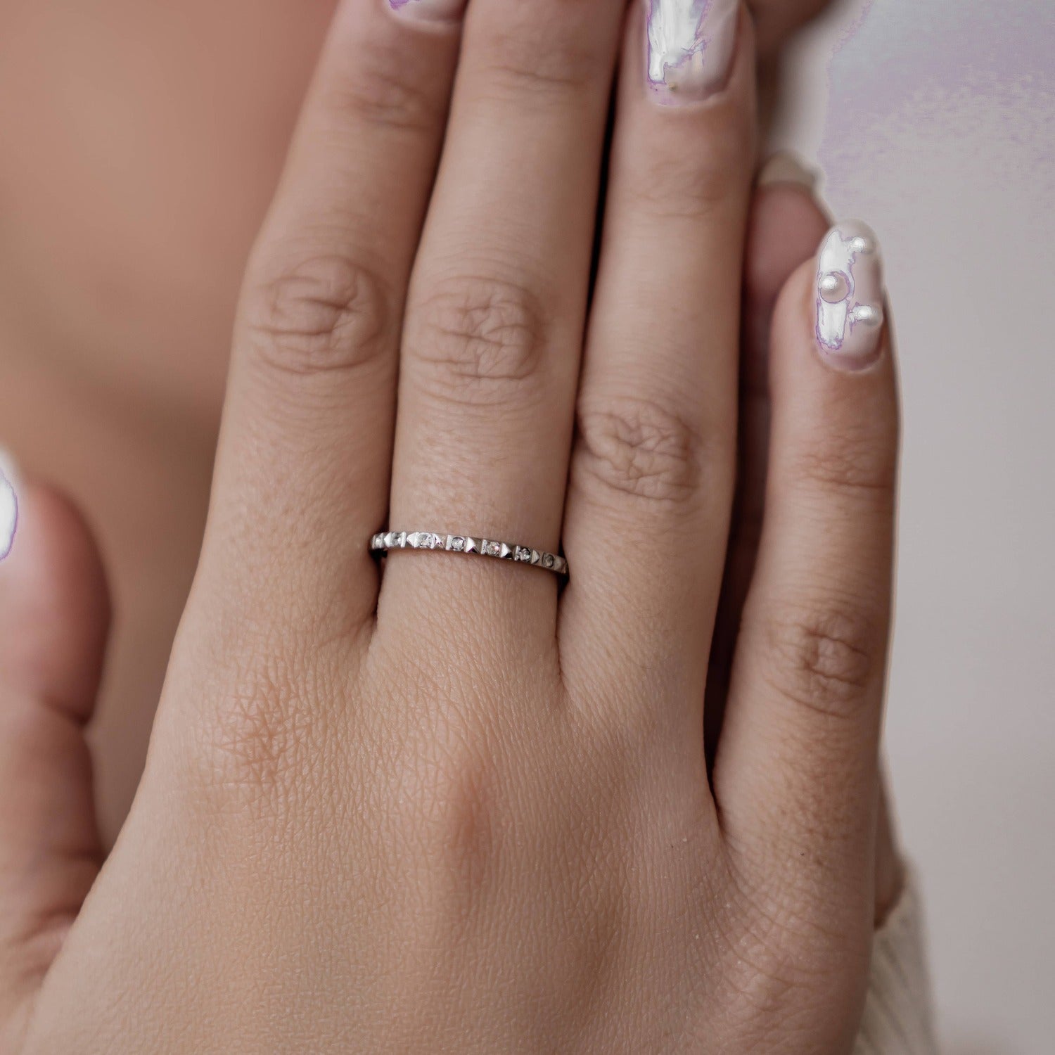 Edelstein Pyramiden Ring aus Edelstahl