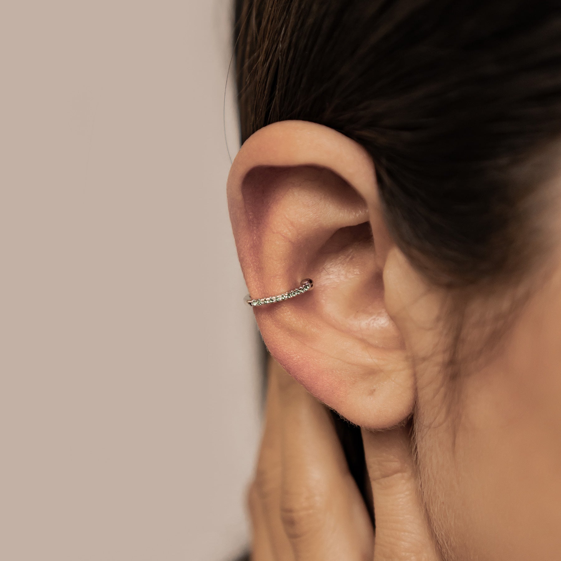 Pendientes Ear Cuff de Diamante Verde Plata de Ley