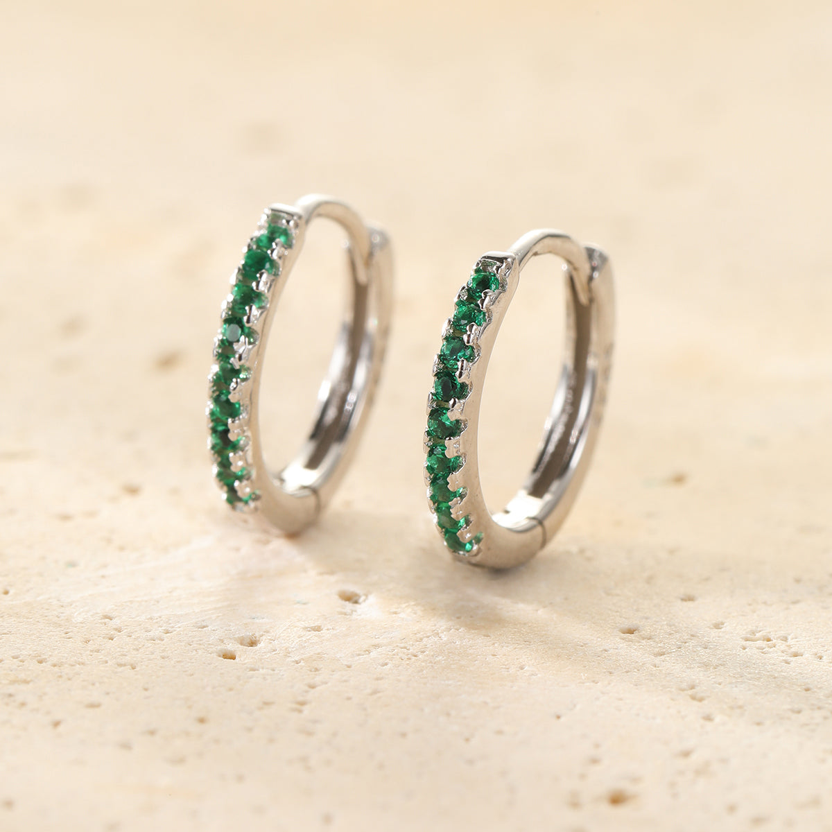 Pendientes Huggie Piedra Verde Plata de Ley 925