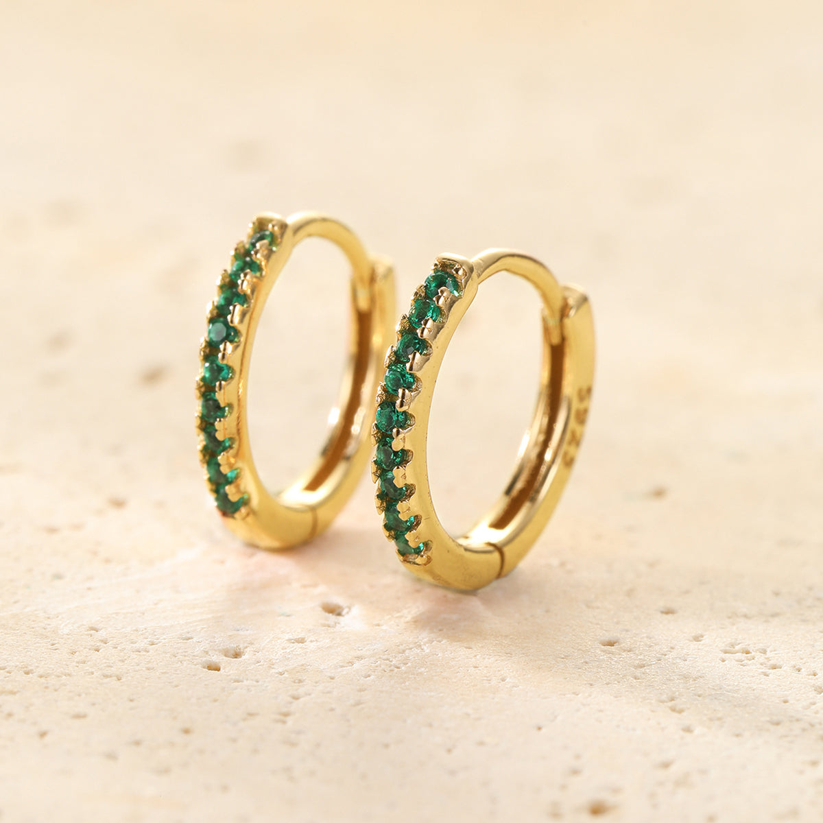 Pendientes Huggie Piedra Verde Plata de Ley 925