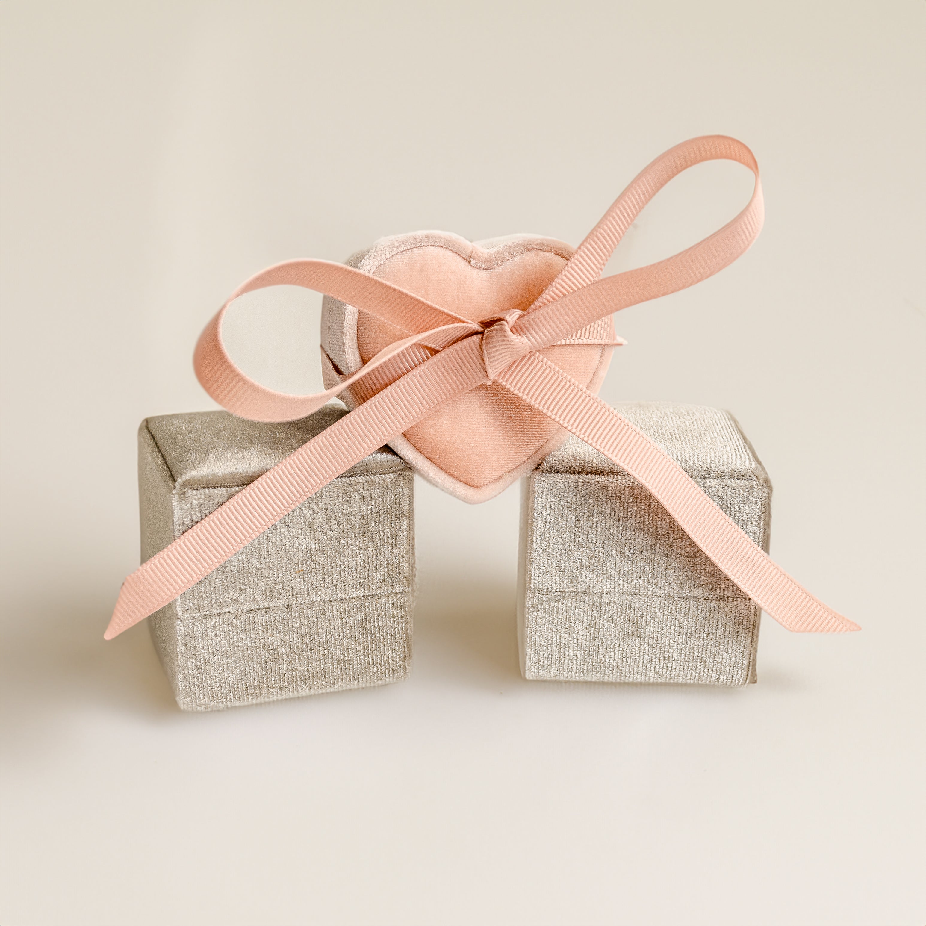 Hey Happiness Velvet Ring and Earrings Box