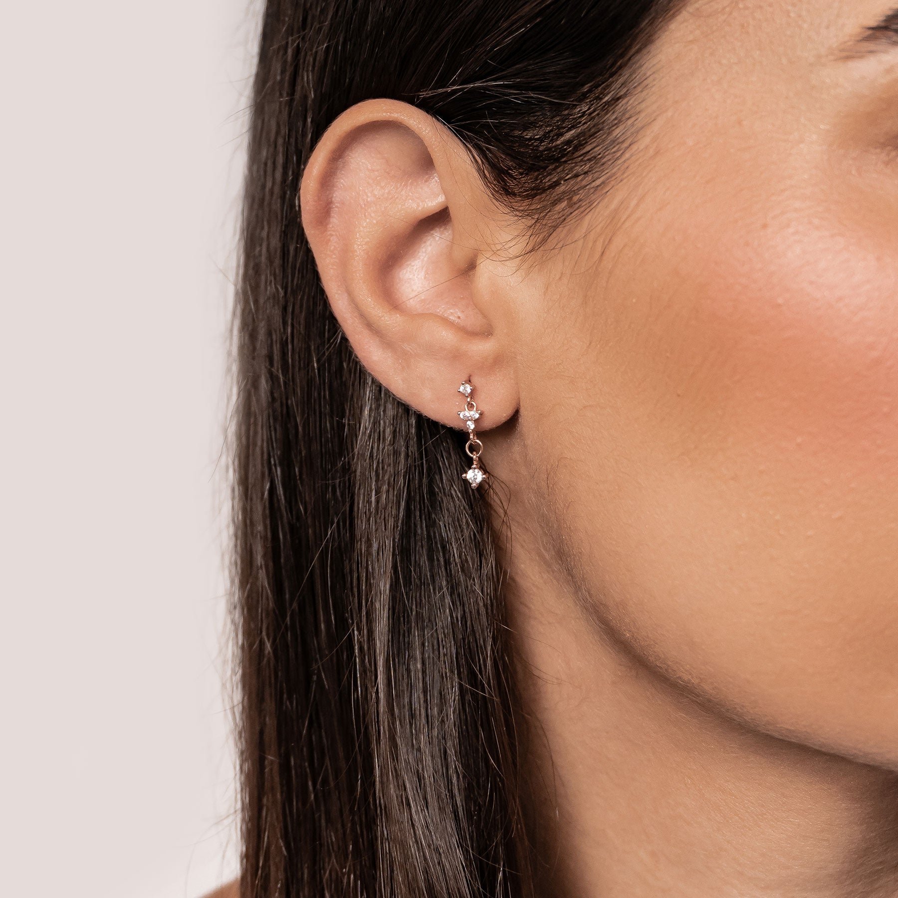 Pendiente Botón Flor Colgante Plata de Ley 925 en Oro