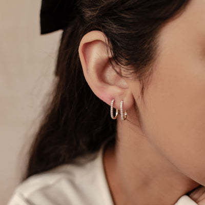 Pendientes Huggie Oval Iluminados Oro Macizo 14K 
