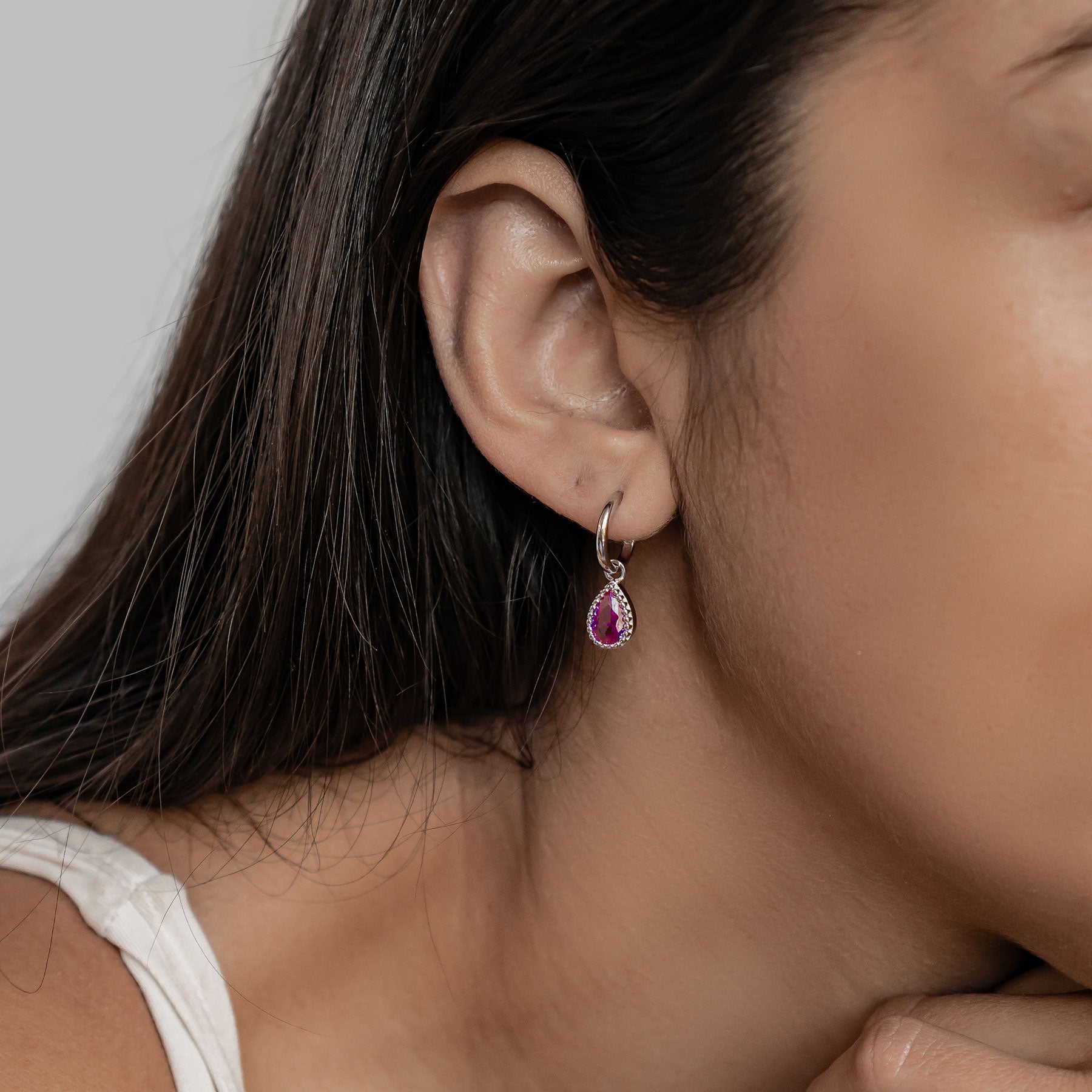 Juli Rubin Geburtsstein Creolen Sterlingsilber