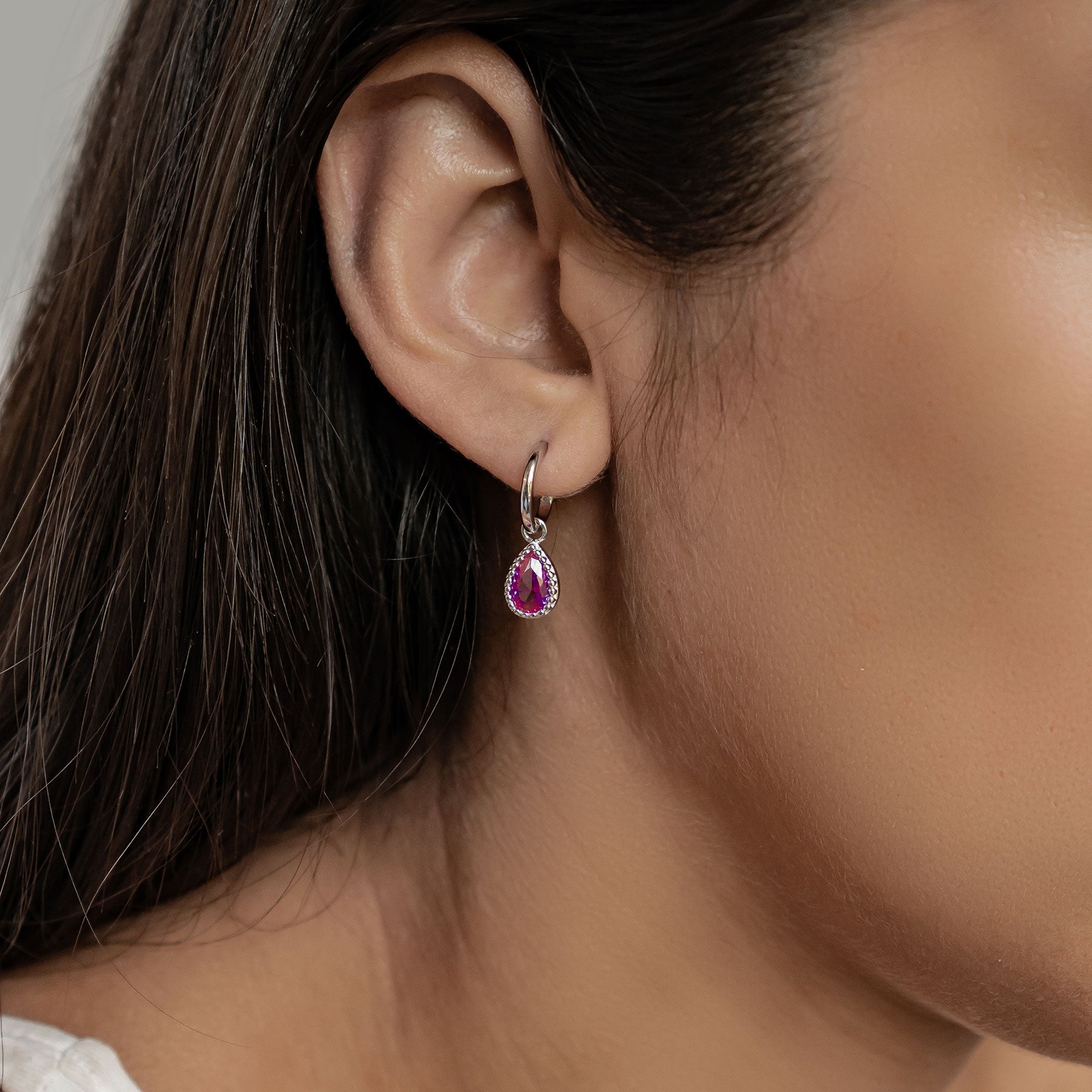 Juli Rubin Geburtsstein Creolen Sterlingsilber