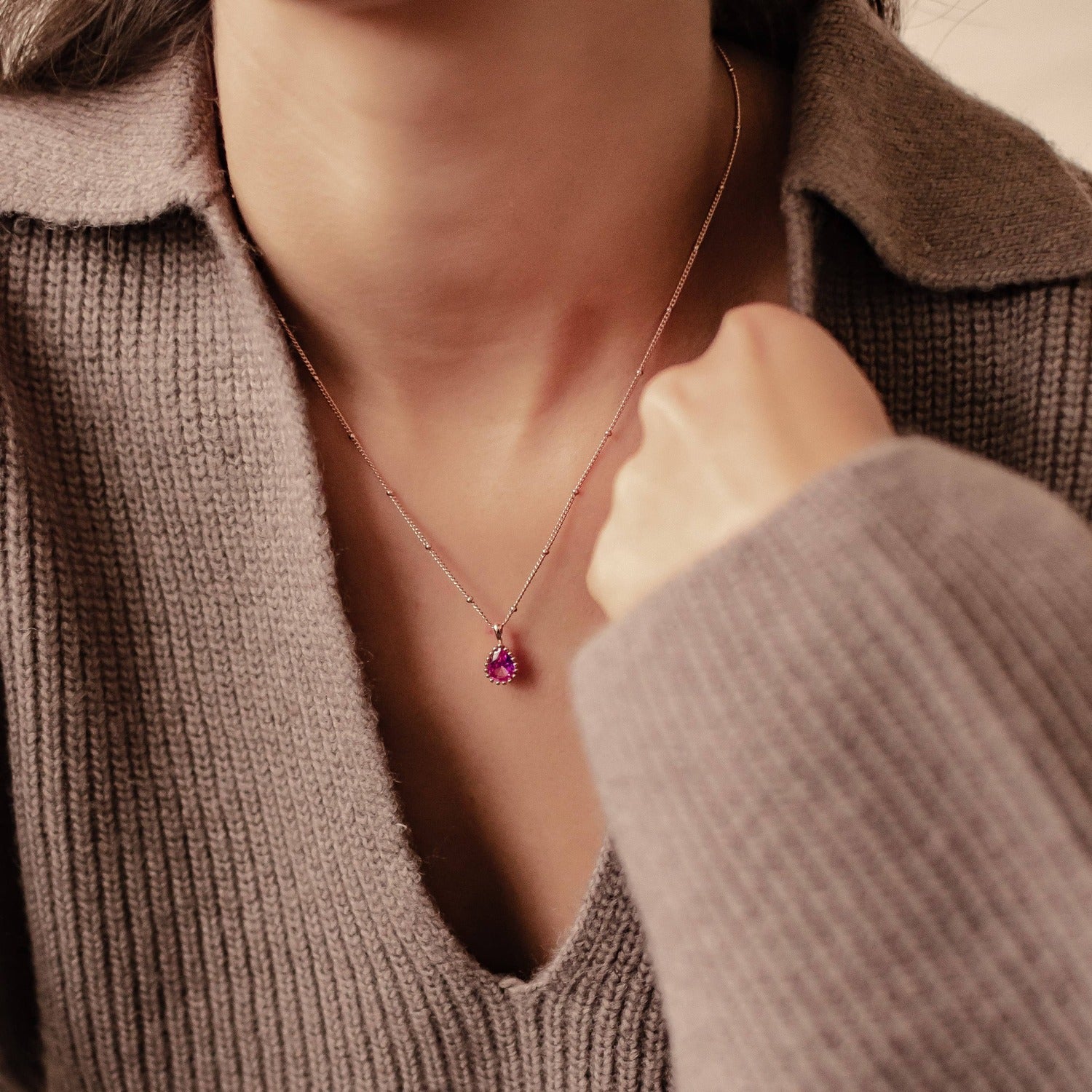 Juli Rubin Geburtsstein Halskette Sterlingsilber