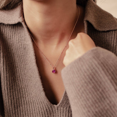 Collar Birthstone Julio Rubí Plata de Ley 925