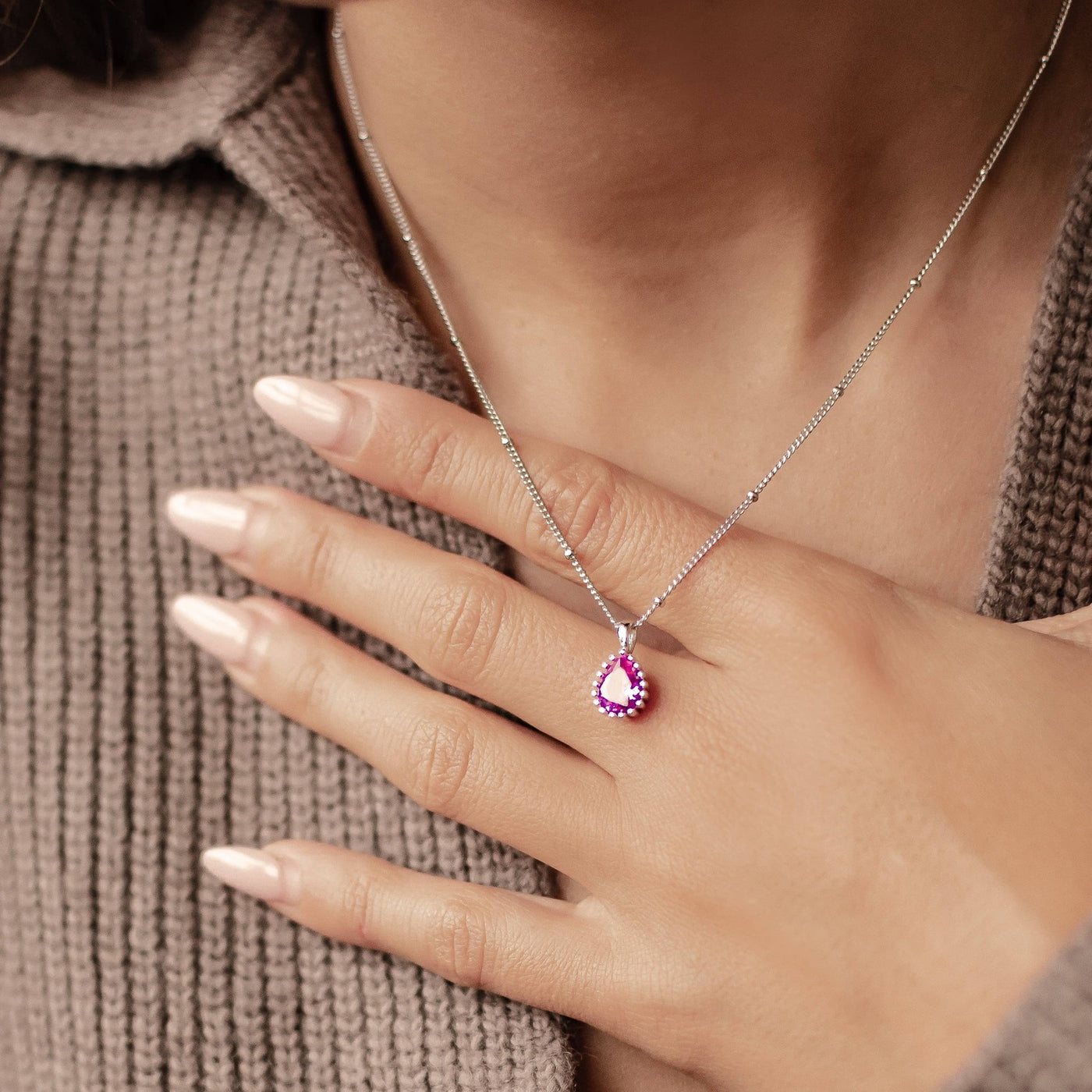 Collar Birthstone Julio Rubí Plata de Ley 925