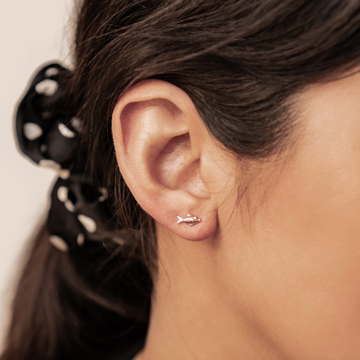 Boucles d’Oreilles Puces Poissons S’Embrassant Argent Sterling