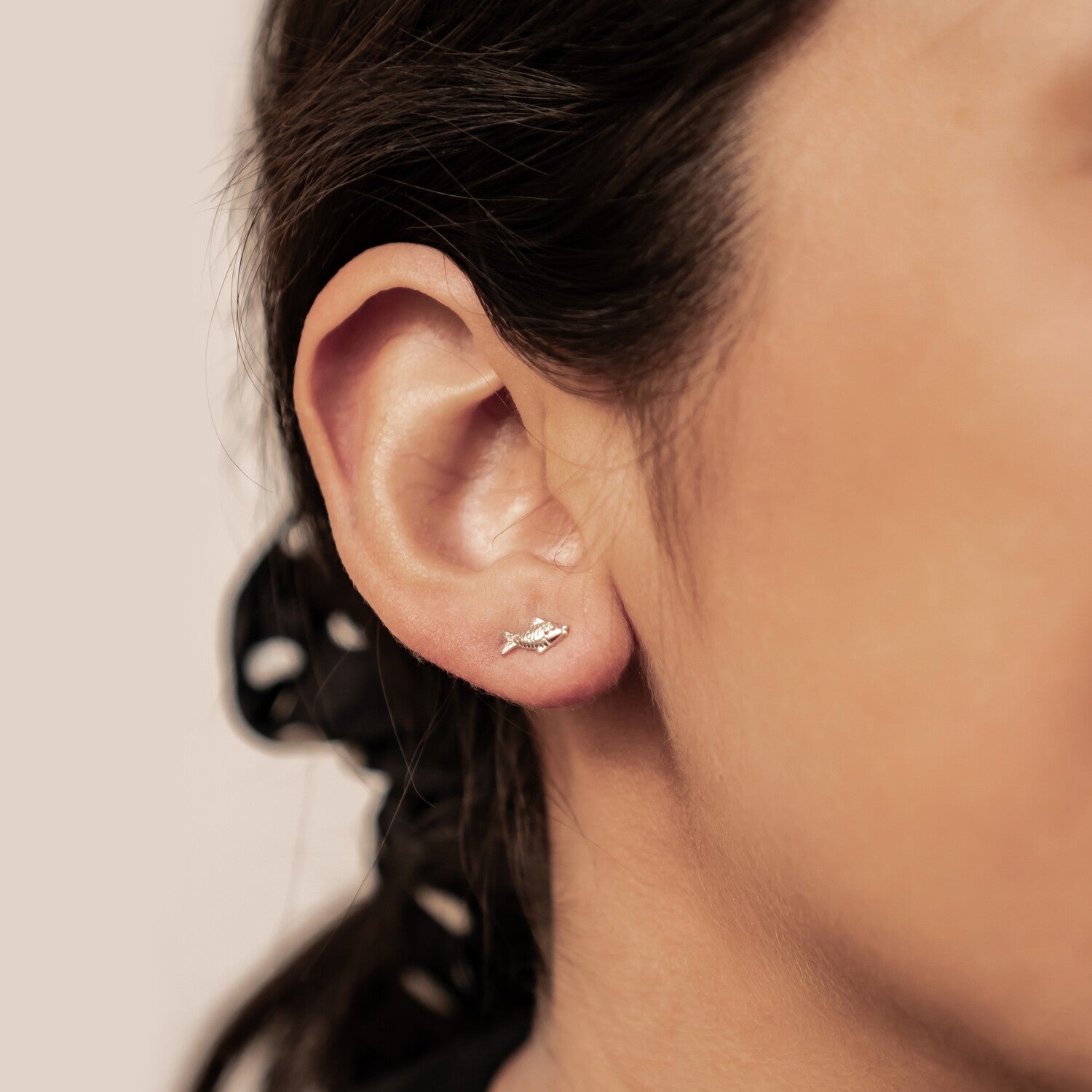 Boucles d’Oreilles Puces Poissons S’Embrassant Argent Sterling