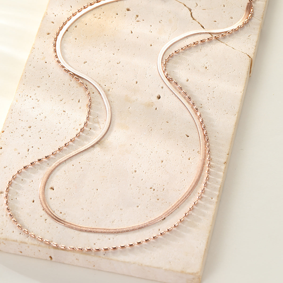 Collar a Capas de Cadenas Ovaladas y de Serpiente Waterproof