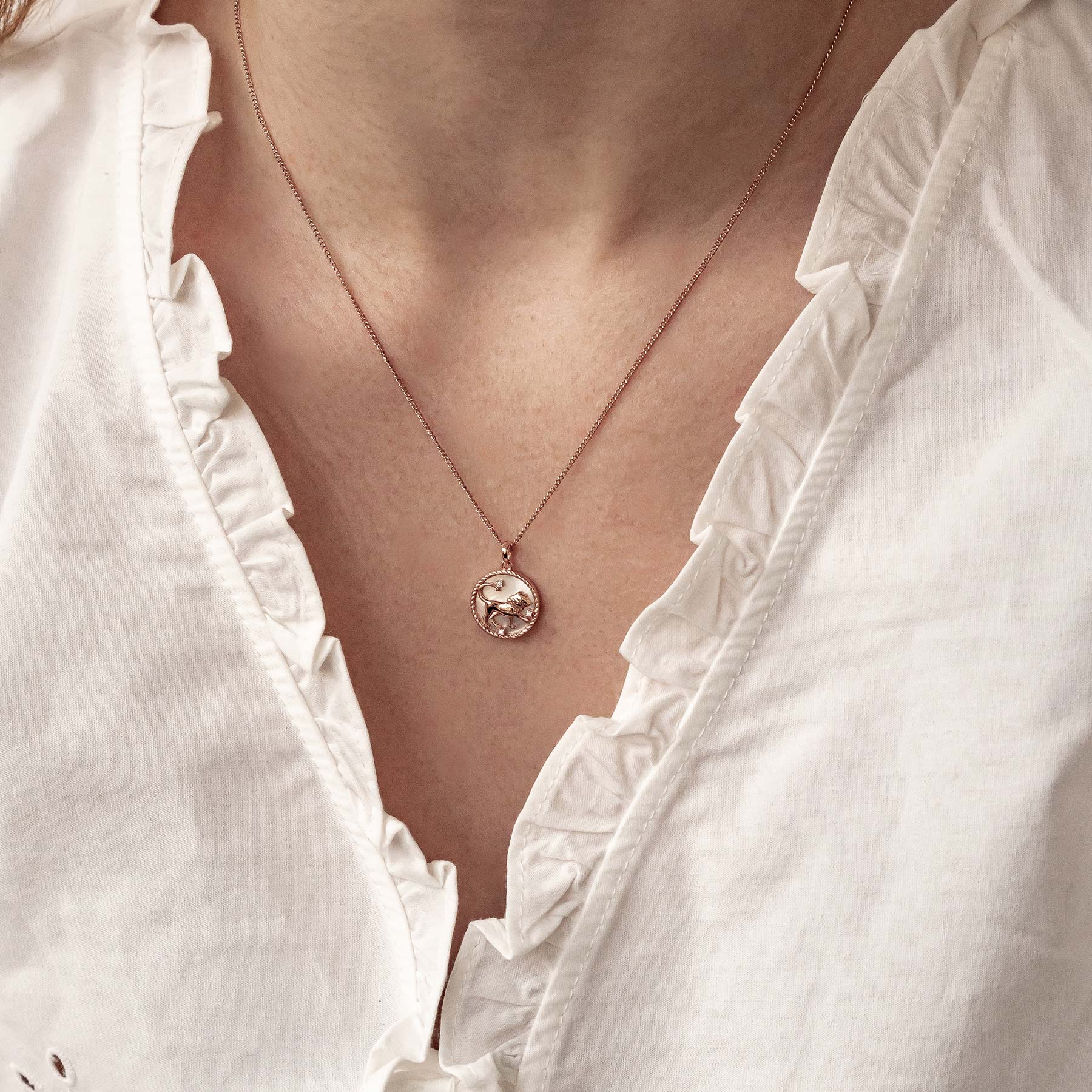 Collier pendentif zodiaque Lion