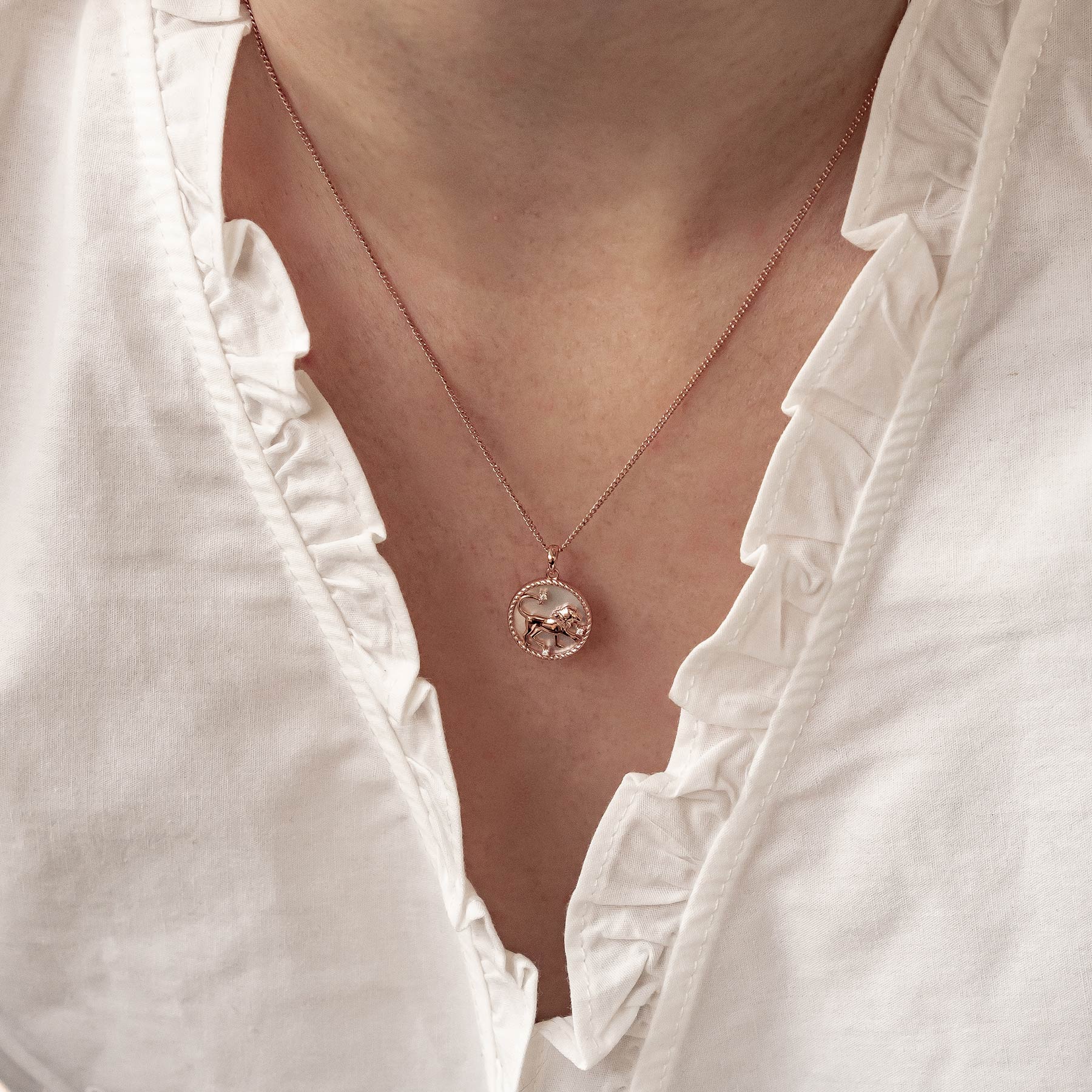 Collier pendentif zodiaque Lion