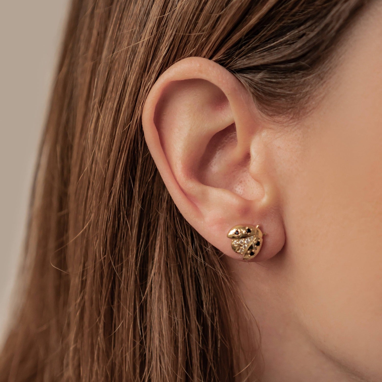 Pendientes Botón Mariquita Afortunada Plata de Ley 925