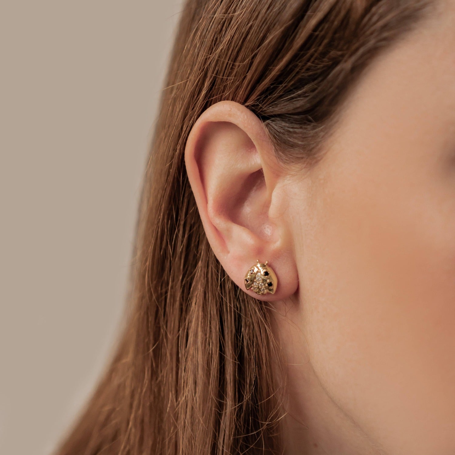 Pendientes Botón Mariquita Afortunada Plata de Ley 925