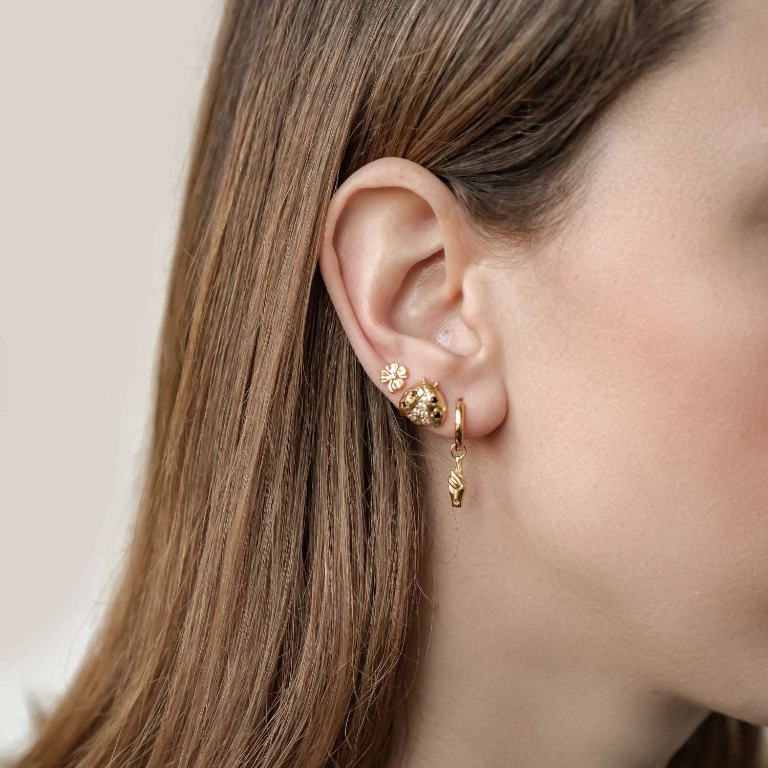 Pendientes Botón Mariquita Afortunada Plata de Ley 925