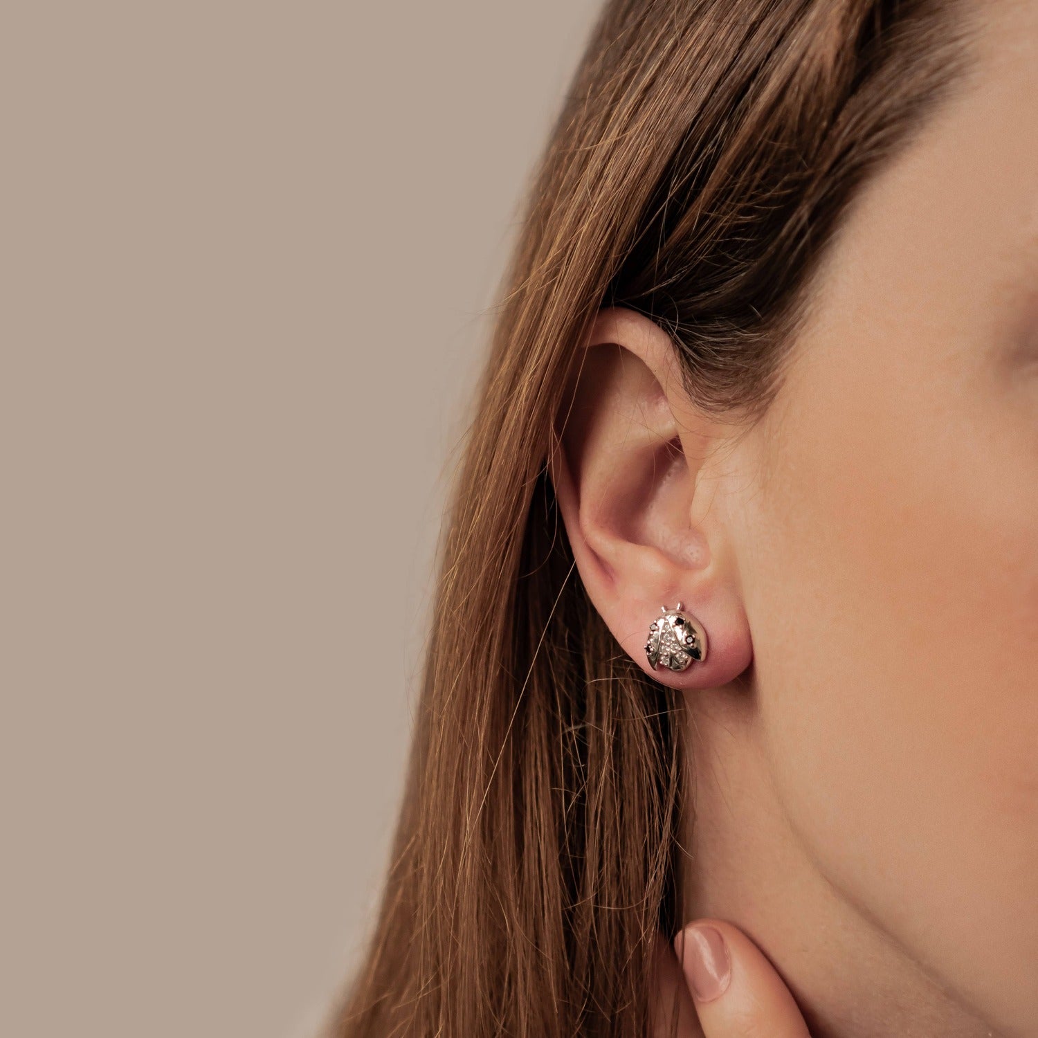 Pendientes Botón Mariquita Afortunada Plata de Ley 925