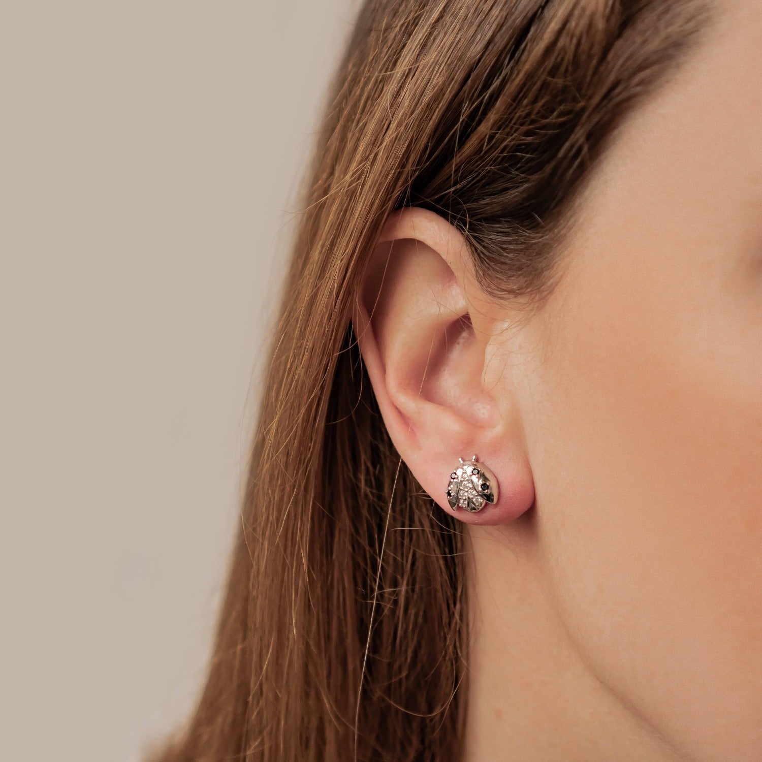 Pendientes Botón Mariquita Afortunada Plata de Ley 925