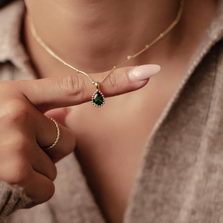 Collar Birthstone Mayo Esmeralda Plata de Ley 925