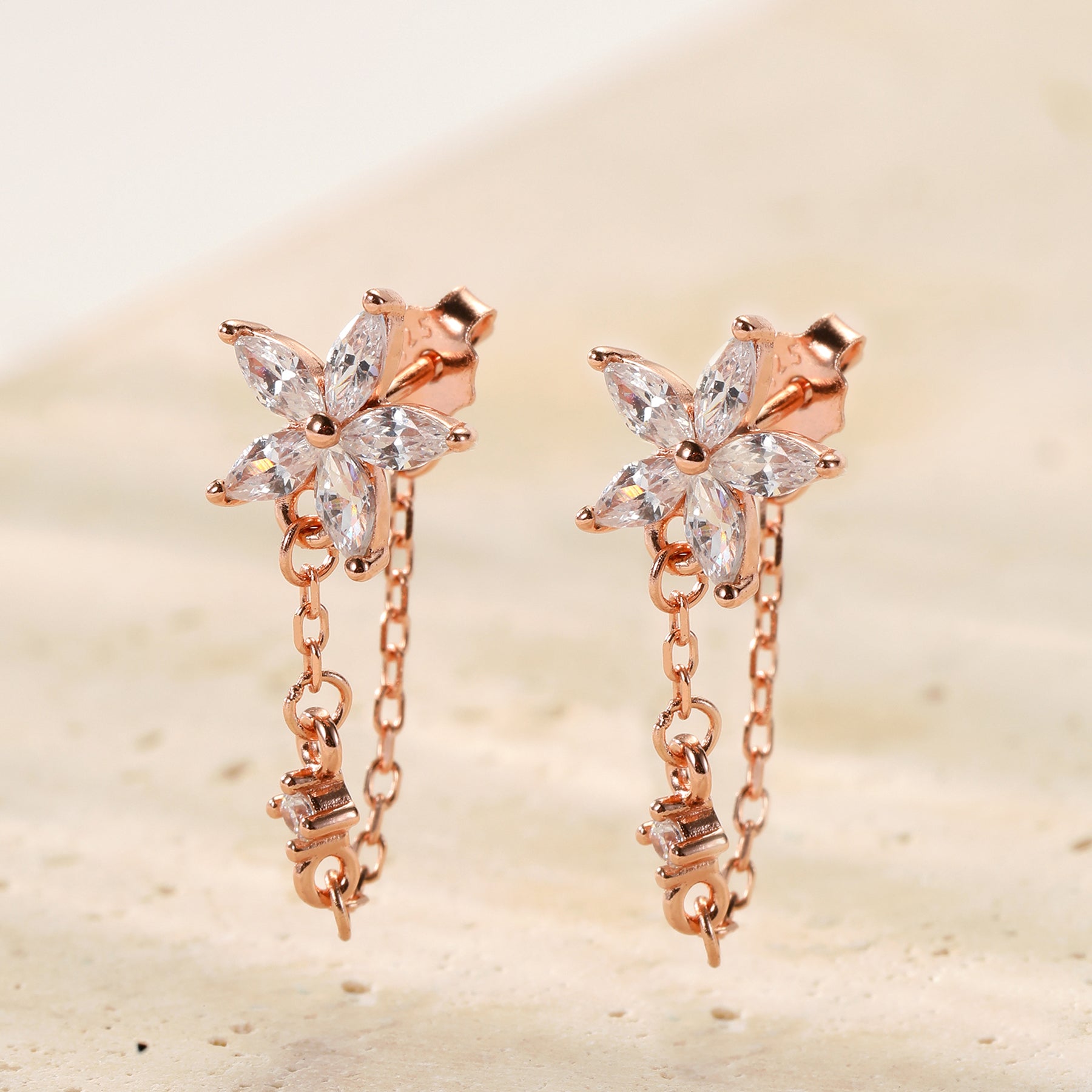 Boucles d’Oreilles Chaîne Pétale Blossom Argent Sterling