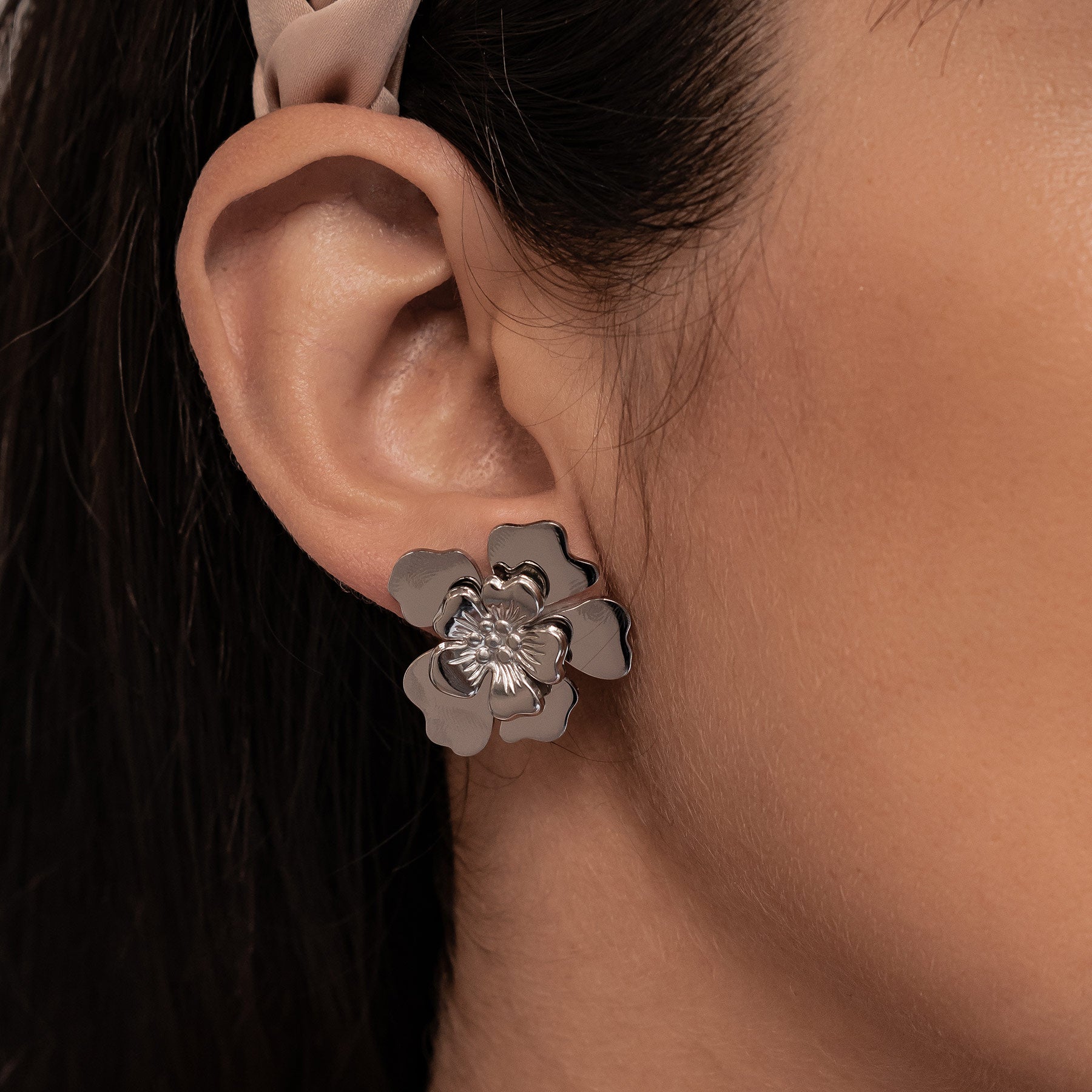 Statement-Ohrringe „Blütenblatt“ – Wasserdicht