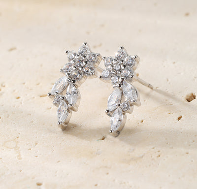 Pendientes Trepadores Pétalo en Plata Ley 925