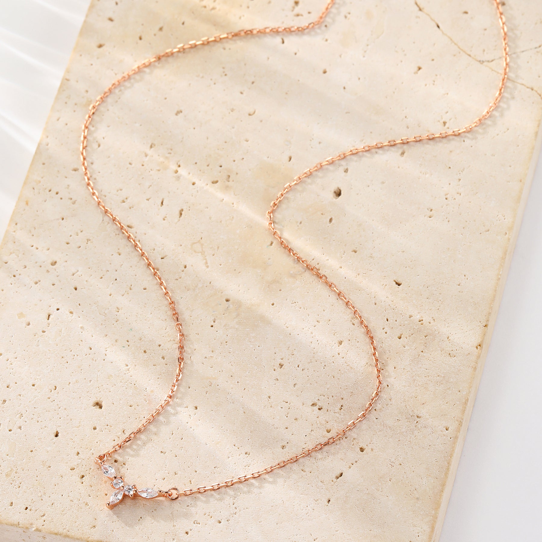 Collar Petite Corona Plata de Ley