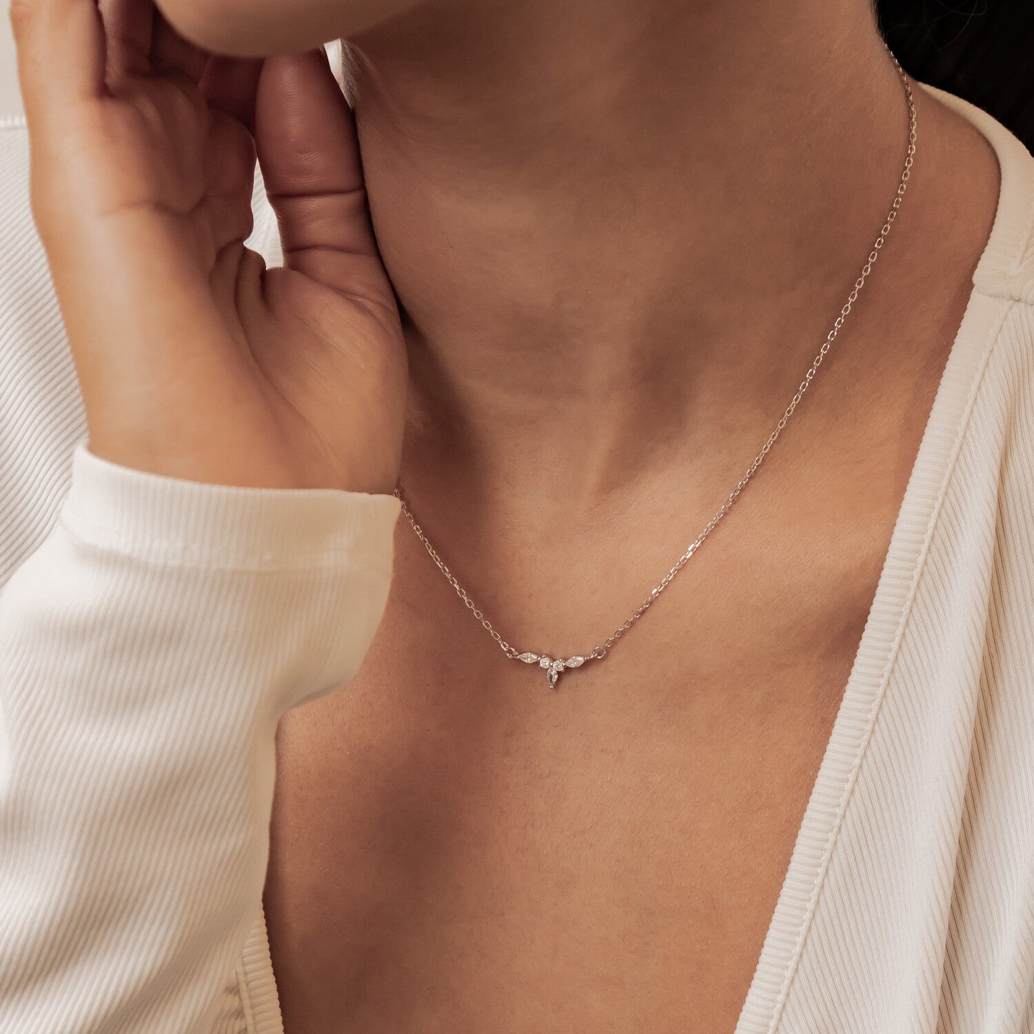 Collar Petite Corona Plata de Ley