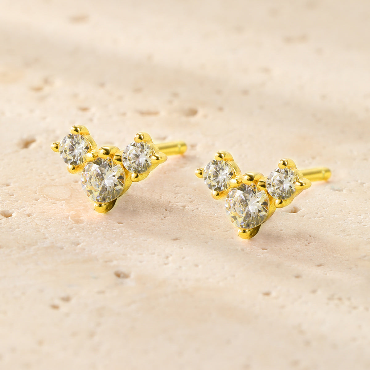 Boucles d’Oreilles Clous Trio de Fleurs Petite Sterling Argent