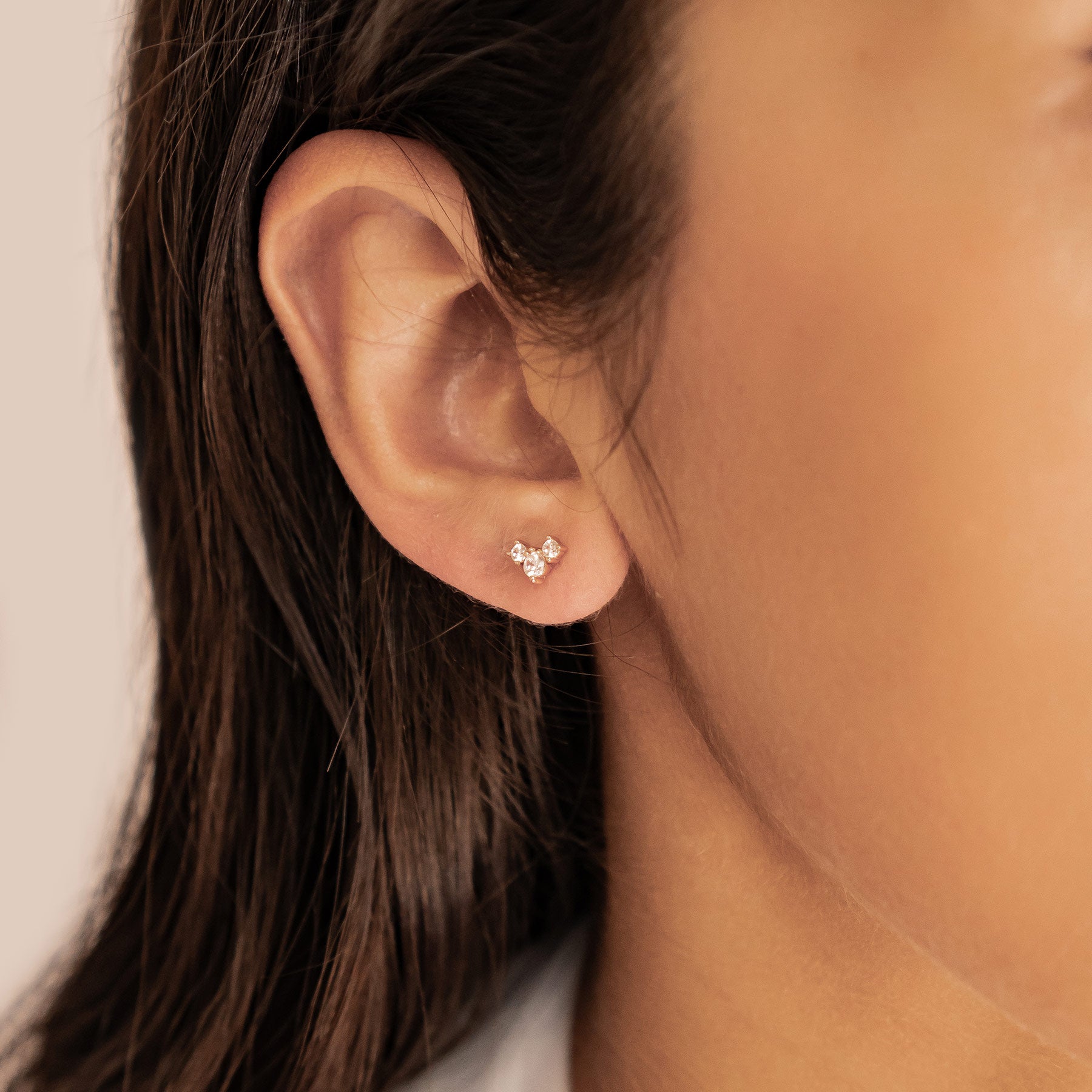 Boucles d’Oreilles Clous Trio de Fleurs Petite Sterling Argent