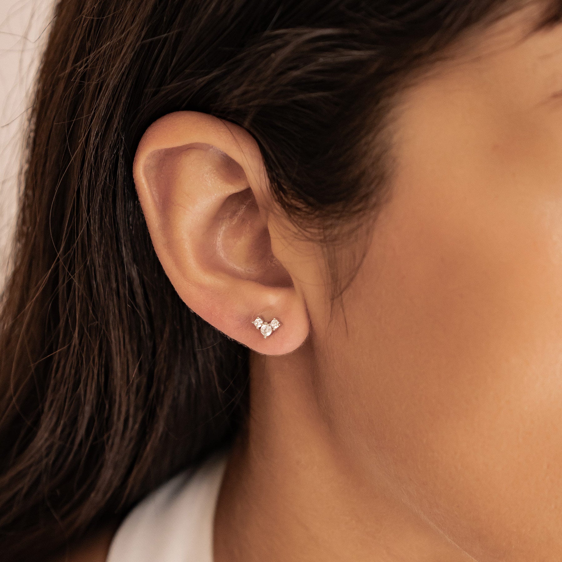 Boucles d’Oreilles Clous Trio de Fleurs Petite Sterling Argent