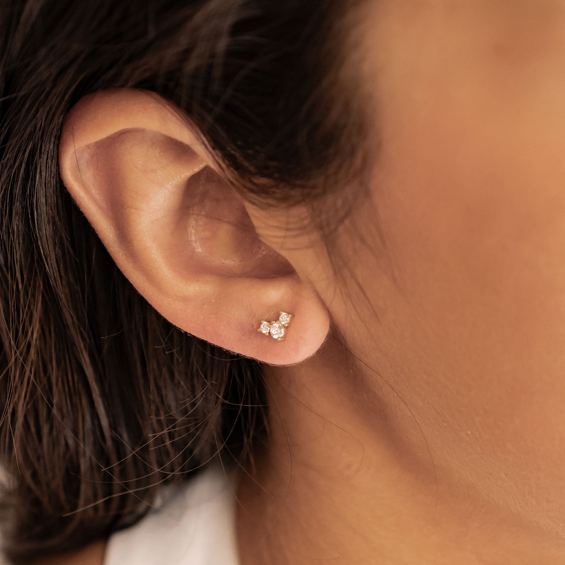 Boucles d’Oreilles Clous Trio de Fleurs Petite Sterling Argent