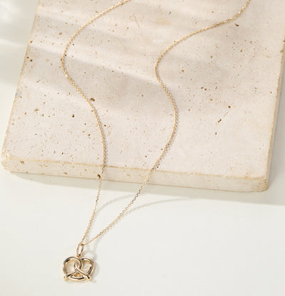 Collar Colgante Pretzel Oro Macizo 14K